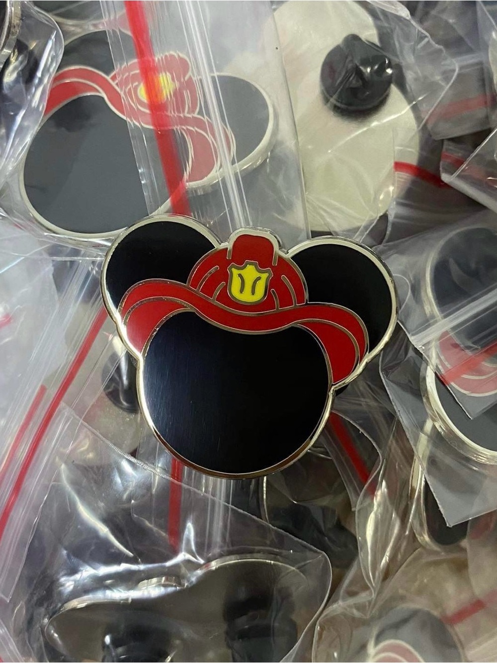 Mickey FIREFIGHTER pin
